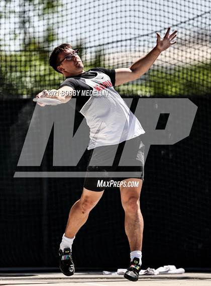Thumbnail 3 in West Coast Relays photogallery.