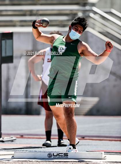Thumbnail 1 in West Coast Relays photogallery.