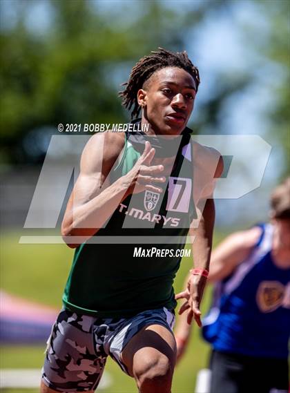Thumbnail 3 in West Coast Relays photogallery.