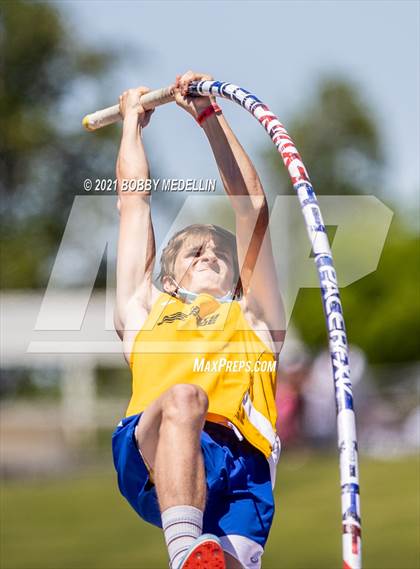Thumbnail 2 in West Coast Relays photogallery.