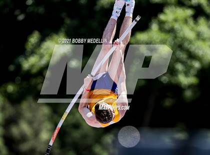 Thumbnail 2 in West Coast Relays photogallery.