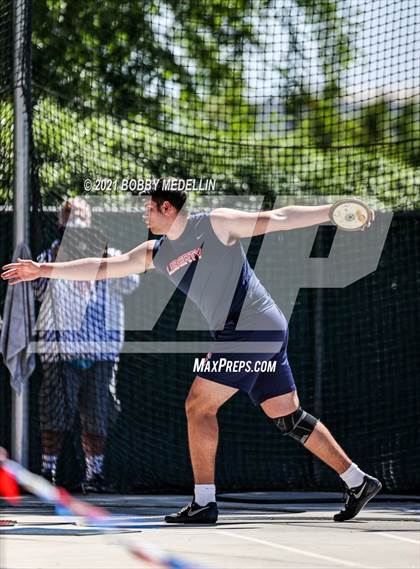 Thumbnail 2 in West Coast Relays photogallery.