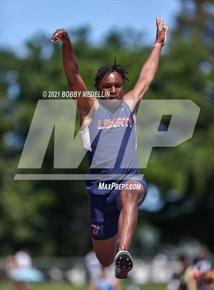 Thumbnail 2 in West Coast Relays photogallery.