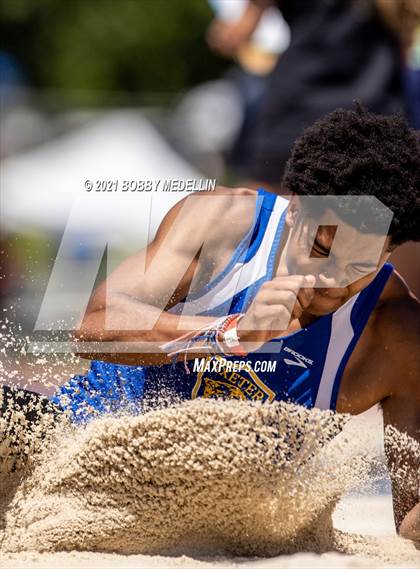 Thumbnail 2 in West Coast Relays photogallery.