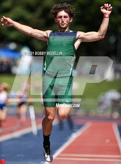 Thumbnail 3 in West Coast Relays photogallery.