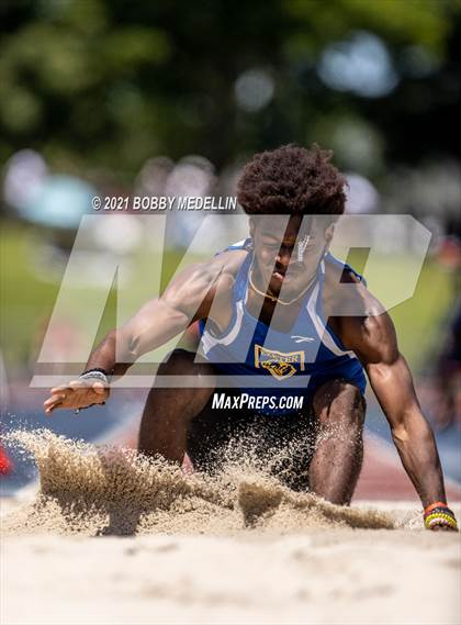 Thumbnail 3 in West Coast Relays photogallery.