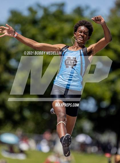 Thumbnail 1 in West Coast Relays photogallery.