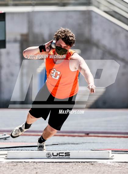 Thumbnail 2 in West Coast Relays photogallery.
