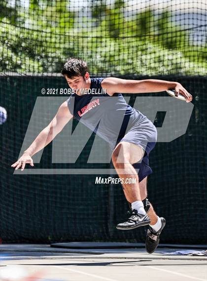 Thumbnail 3 in West Coast Relays photogallery.