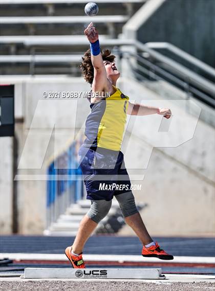 Thumbnail 2 in West Coast Relays photogallery.