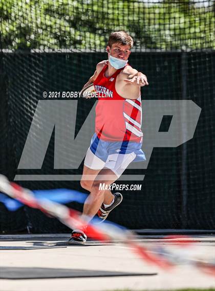 Thumbnail 3 in West Coast Relays photogallery.