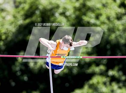 Thumbnail 2 in West Coast Relays photogallery.