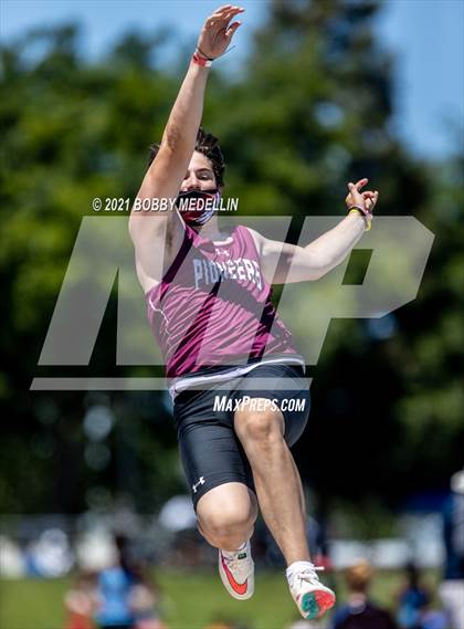 Thumbnail 3 in West Coast Relays photogallery.