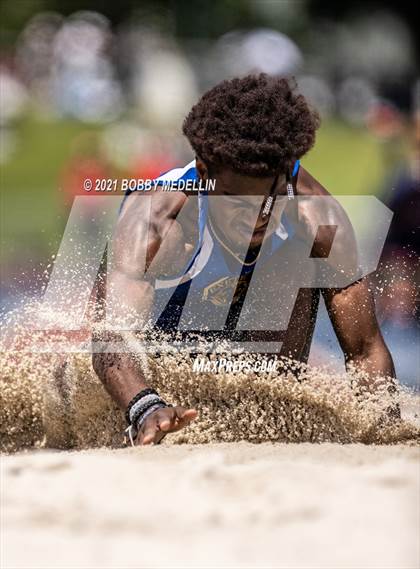 Thumbnail 1 in West Coast Relays photogallery.