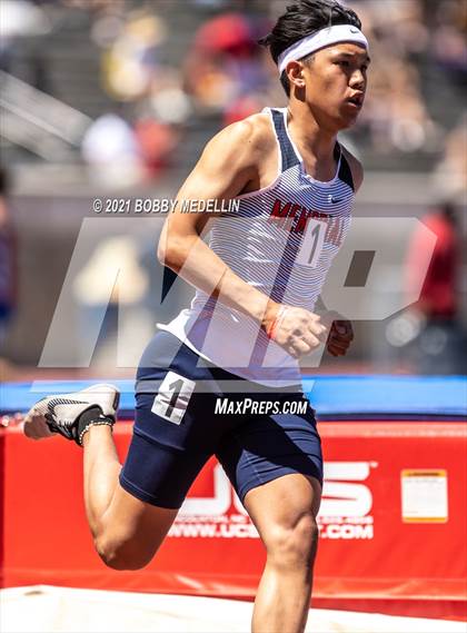 Thumbnail 3 in West Coast Relays photogallery.