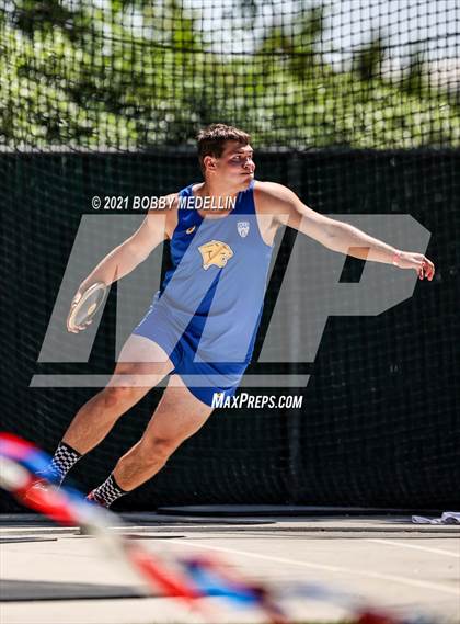 Thumbnail 3 in West Coast Relays photogallery.