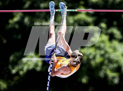 Thumbnail 3 in West Coast Relays photogallery.