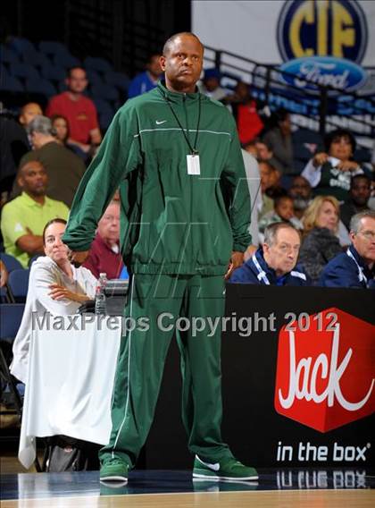 Thumbnail 3 in Royal vs. Inglewood (CIF SS D2AA Final) photogallery.
