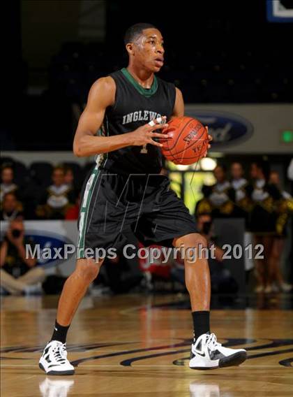 Thumbnail 3 in Royal vs. Inglewood (CIF SS D2AA Final) photogallery.