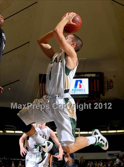 Thumbnail 3 in Royal vs. Inglewood (CIF SS D2AA Final) photogallery.