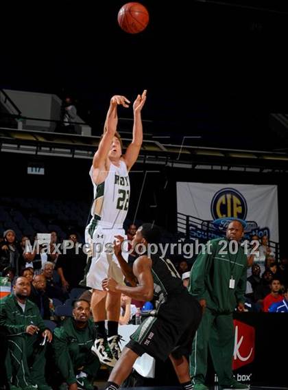 Thumbnail 2 in Royal vs. Inglewood (CIF SS D2AA Final) photogallery.