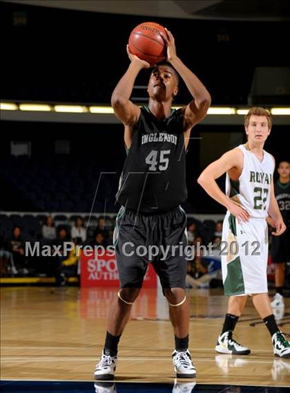 Thumbnail 1 in Royal vs. Inglewood (CIF SS D2AA Final) photogallery.