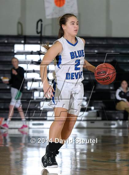 Thumbnail 2 in Roseville vs. Davis (Ram Jam Winter Classic) photogallery.