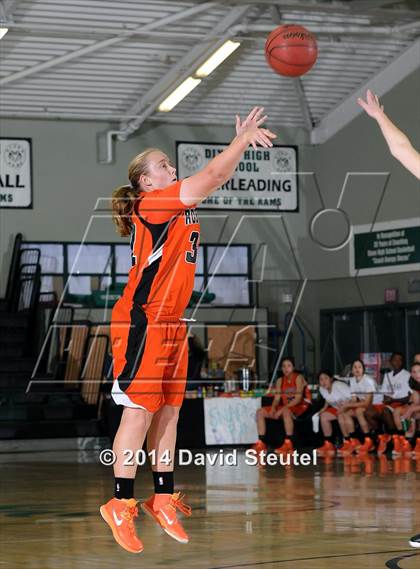 Thumbnail 3 in Roseville vs. Davis (Ram Jam Winter Classic) photogallery.
