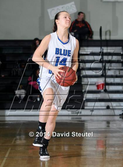 Thumbnail 3 in Roseville vs. Davis (Ram Jam Winter Classic) photogallery.