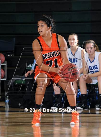 Thumbnail 1 in Roseville vs. Davis (Ram Jam Winter Classic) photogallery.