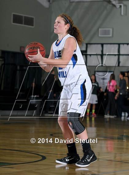Thumbnail 3 in Roseville vs. Davis (Ram Jam Winter Classic) photogallery.