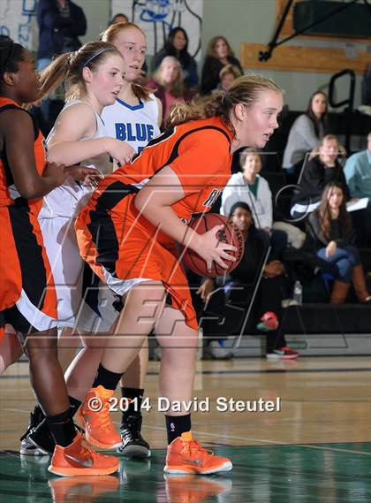 Thumbnail 3 in Roseville vs. Davis (Ram Jam Winter Classic) photogallery.