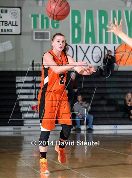 Thumbnail 3 in Roseville vs. Davis (Ram Jam Winter Classic) photogallery.