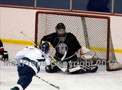 Thumbnail 1 in Marquette vs. Rockwood Summit photogallery.