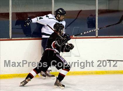 Thumbnail 1 in Marquette vs. Rockwood Summit photogallery.