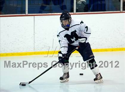 Thumbnail 2 in Marquette vs. Rockwood Summit photogallery.
