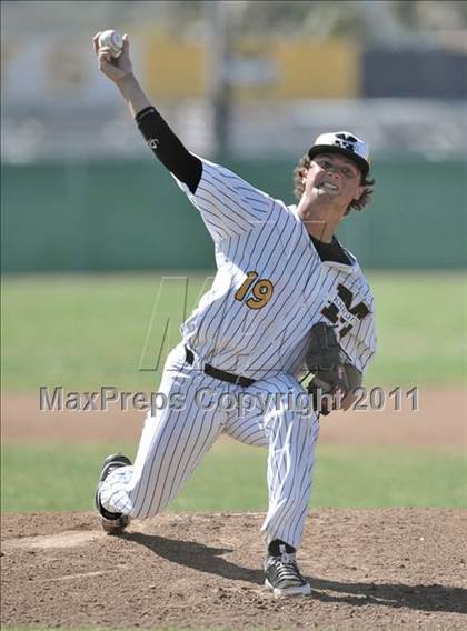 Thumbnail 3 in Bishop Amat @ Bishop Montgomery photogallery.