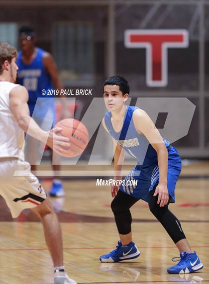 Thumbnail 3 in Lake Travis vs Lehman photogallery.