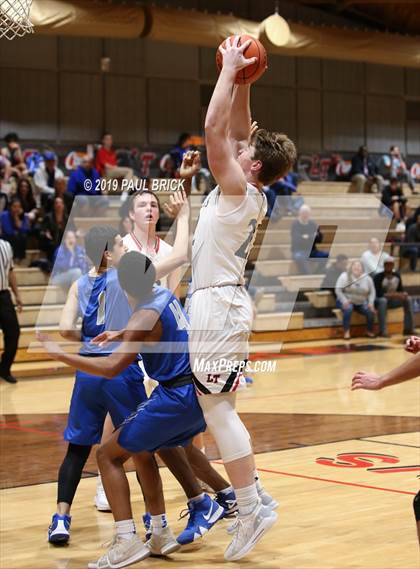 Thumbnail 2 in Lake Travis vs Lehman photogallery.