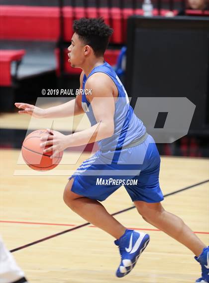 Thumbnail 2 in Lake Travis vs Lehman photogallery.
