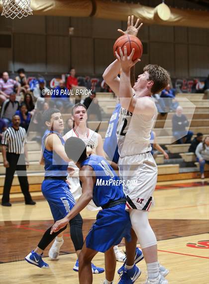 Thumbnail 3 in Lake Travis vs Lehman photogallery.