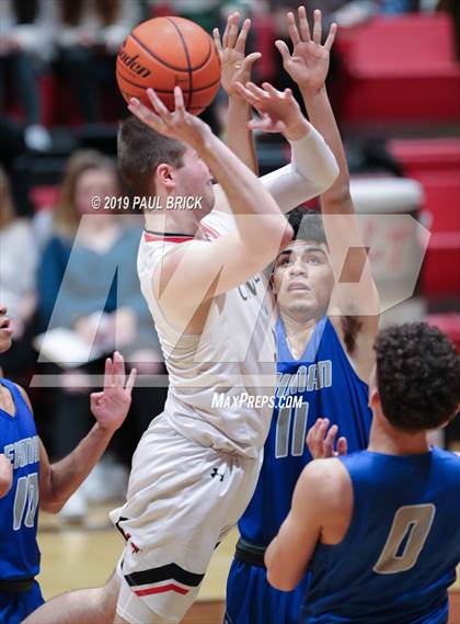 Thumbnail 2 in Lake Travis vs Lehman photogallery.