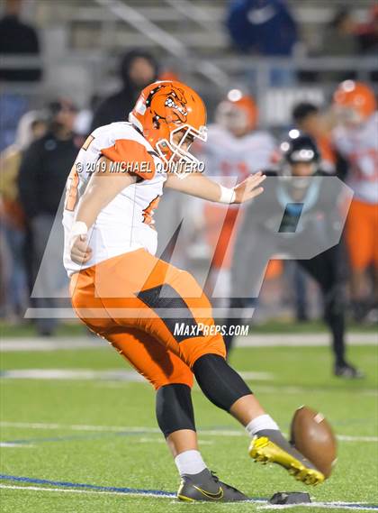 Thumbnail 2 in Burbank @ Harlan (UIL 5A Bi-District Playoff) photogallery.