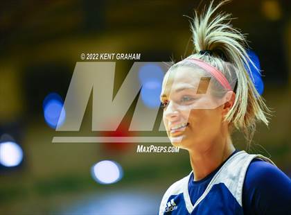 Thumbnail 2 in Mishawaka Marian vs Bedford (North Lawrence Hall of Fame Classic) photogallery.