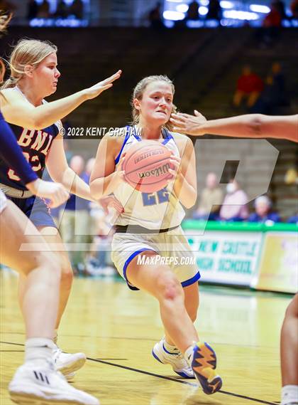 Thumbnail 2 in Mishawaka Marian vs Bedford (North Lawrence Hall of Fame Classic) photogallery.