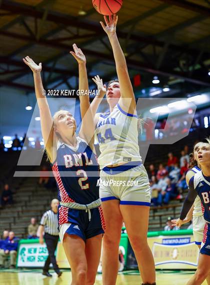 Thumbnail 2 in Mishawaka Marian vs Bedford (North Lawrence Hall of Fame Classic) photogallery.