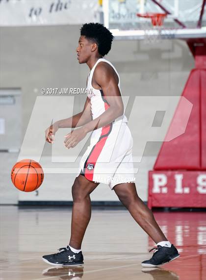 Thumbnail 3 in Fort Bend Austin vs. Chavez (McDonald's Texas Invitational) photogallery.