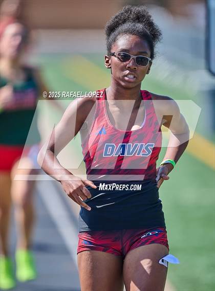 Thumbnail 1 in UIL 6A Track & Field Area 13&14 (800M) photogallery.