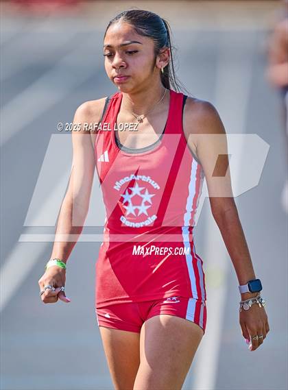 Thumbnail 1 in UIL 6A Track & Field Area 13&14 (800M) photogallery.