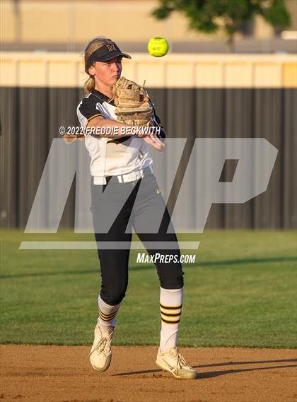 Thumbnail 1 in Memorial vs. Denison (UIL 5A Bi-District Playoff) photogallery.